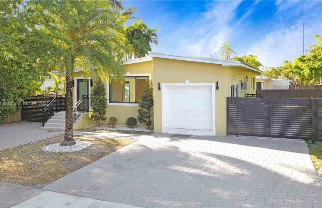 6180 SW 16th Ter photos photos