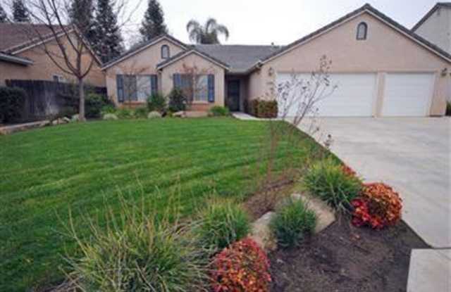 Exceptional NE Fresno 4/2 Clovis North HS - 2706 East Pryor Drive, Fresno, CA 93720