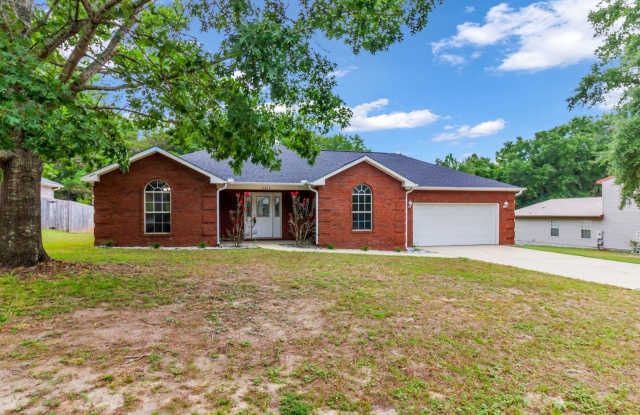GREAT 4 BED / 2 BATH IN Crestview - 2411 Mill Run Drive, Okaloosa County, FL 32536