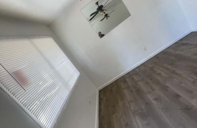 2698 N 43RD Avenue unit: D photos photos