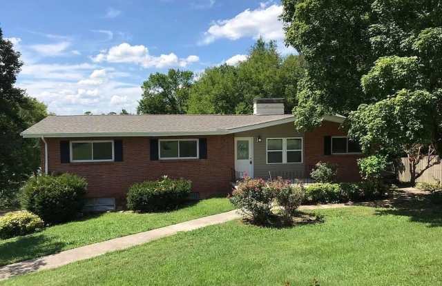**Spacious 5-Bedroom Home with Modern Updates** photos photos