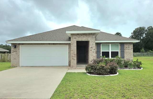 4-Bedroom All-Brick Home - Fenced Yard photos photos