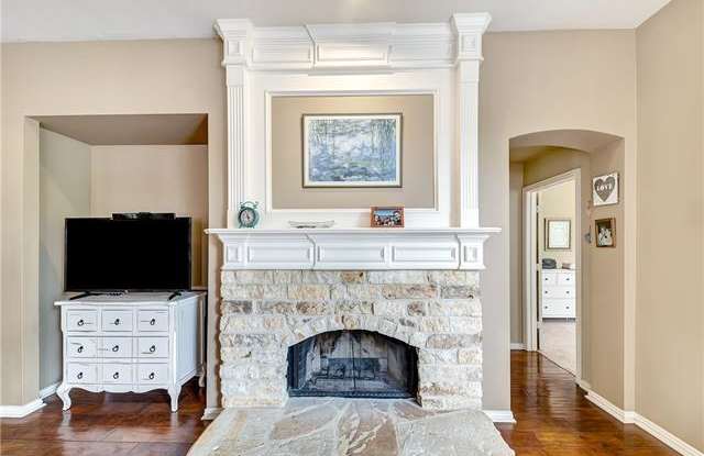 1008 Elmgrove Court Gallery 4