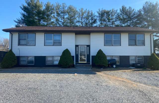 4988 Bluff City Hwy Bluff City TN 37618 photos photos