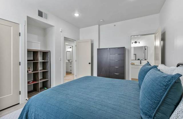 3131 Fleur Drive photos photos