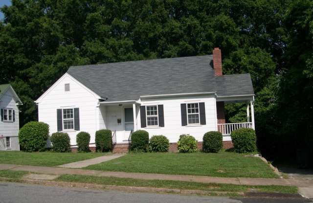 Well kept home in the Greenway neighborhood Gallery 1