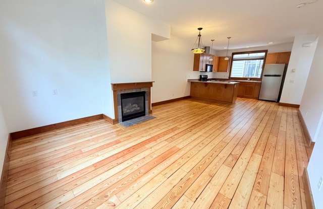 Charming Home in Leschi! Gallery 3