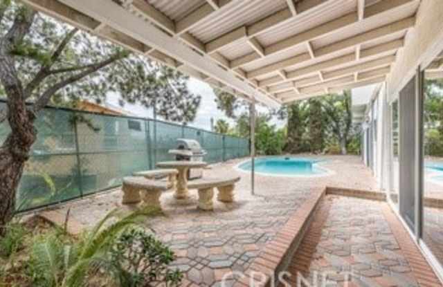 15813 High Knoll Road Gallery 4