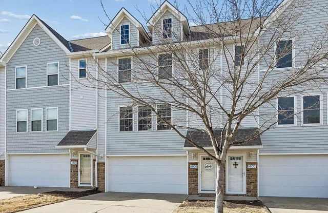 Comfortable 2-Bedroom, 2-Bath Home in the Heart of Millard photos photos