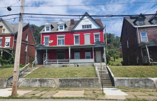 446 Airbrake Avenue photos photos