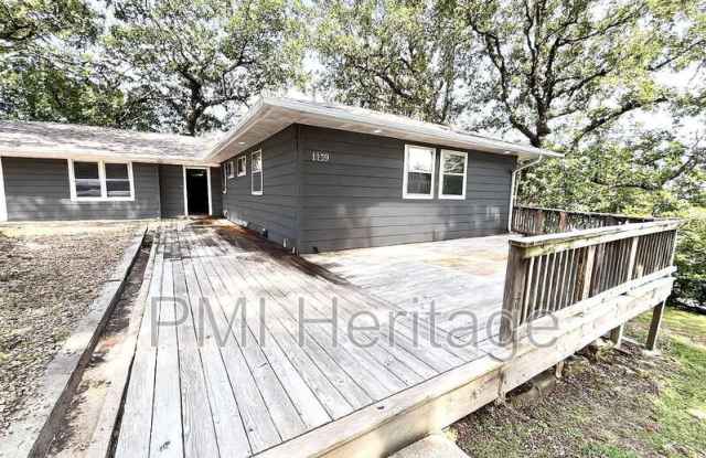 1139 N Sunset Dr photos photos