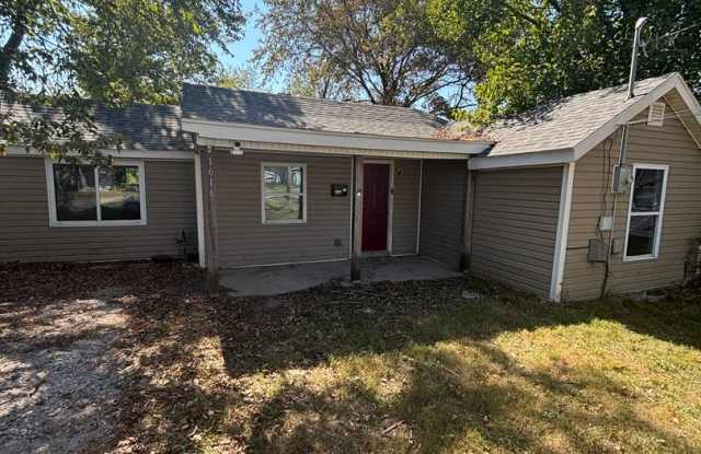 3-Bedroom Home with an Oversized Primary Bedroom & Fenced Backyard Gallery 1