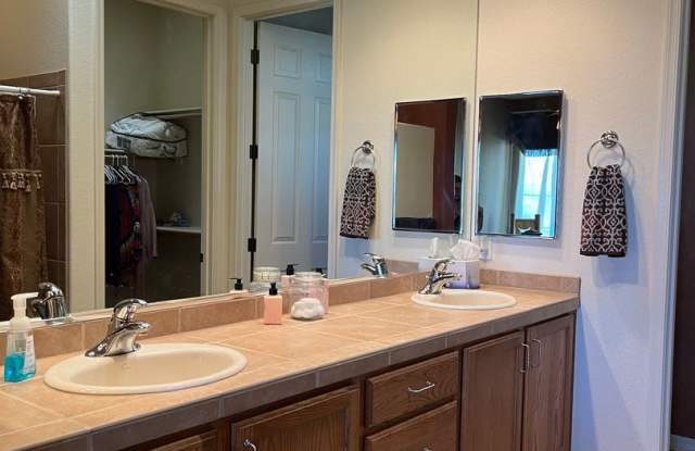 WINTER VACATION RENTAL-2 bedroom/2 bath photos photos
