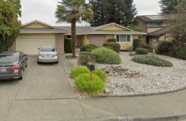 ~Spacious 5 Bed/2 Bath Home in D Section~ photos photos