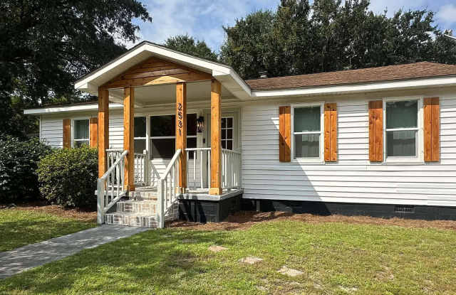 Cute 3 Bedroom House Available Now! Gallery 3