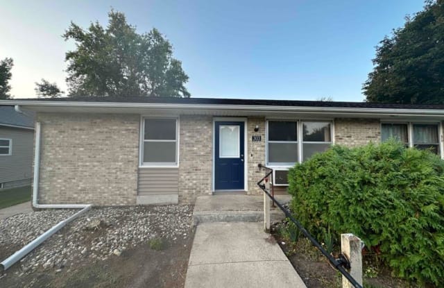 303 E 4th St - 303 East 4th Street, Sanborn, IA 51248