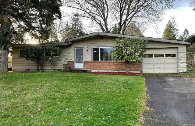 Charming 3 Bedroom 2 Bath Home with Large Backyard photos photos