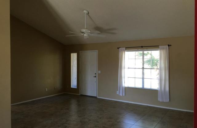 1251 E DIVOT Drive Gallery 2