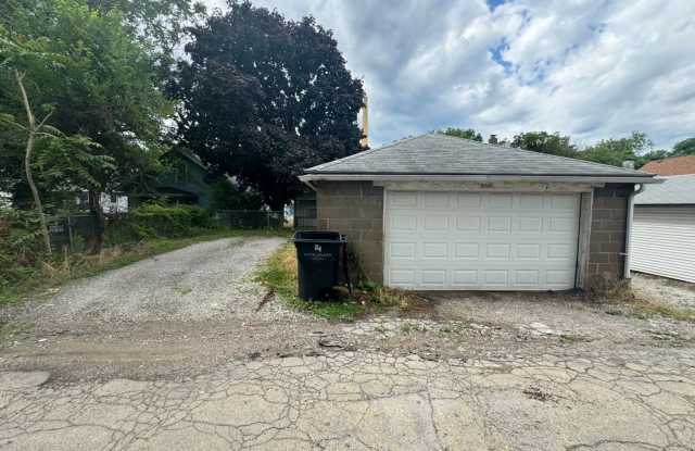 Large Augustana Rental Home Gallery 3