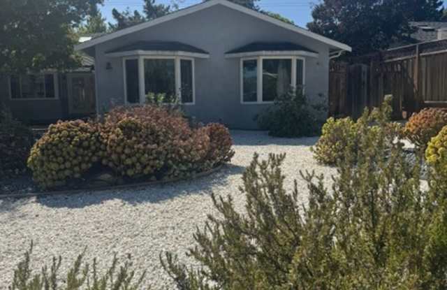 Amazing 5BR 3BA Home in Los Altos Highlands Gallery 3