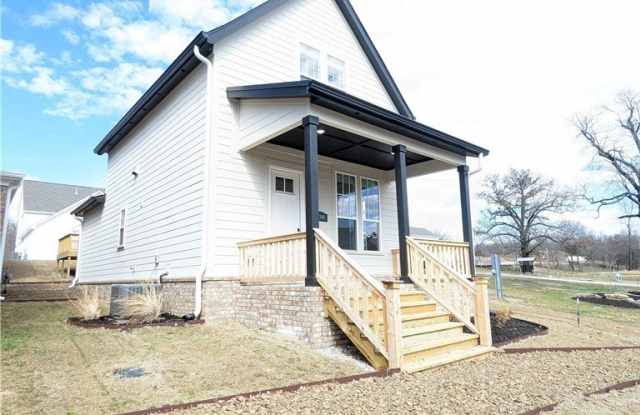 5390 Crescent Street photos photos