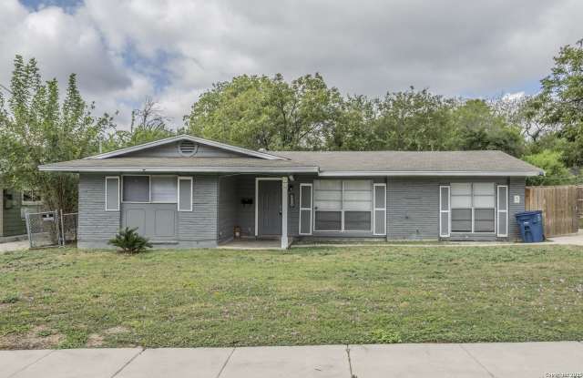 411 LADDIE PL photos photos