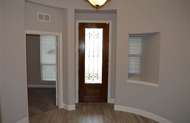 304 Hawthorn Drive Gallery 3