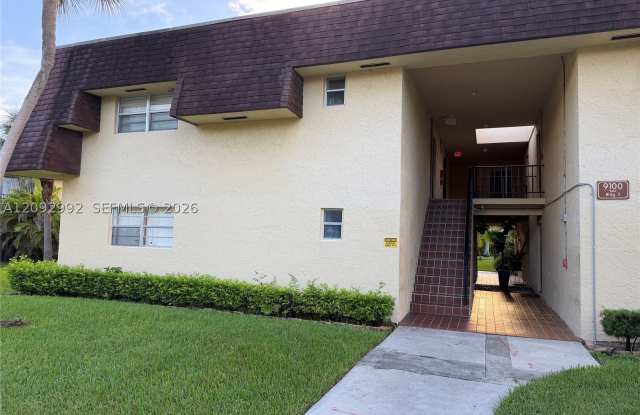 9100 SW 137th Ter Gallery 1
