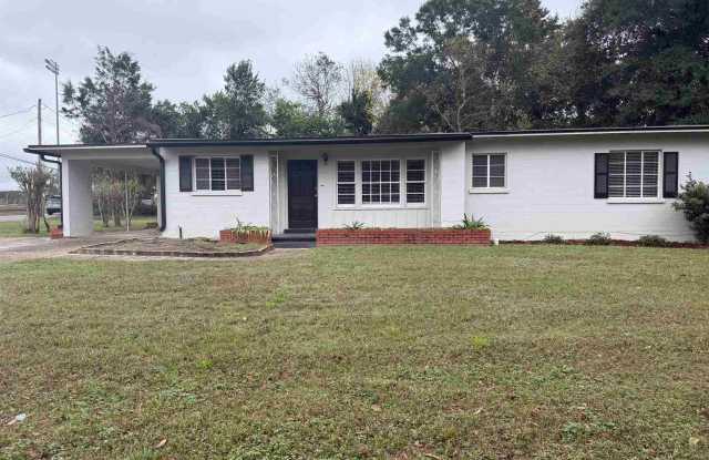 5398 Park Ln - 5398 Park Lane, Milton, FL 32570