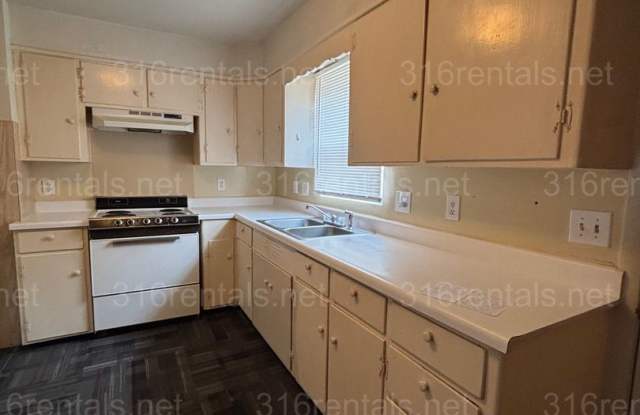 One bed one bath duplex available now! Gallery 3