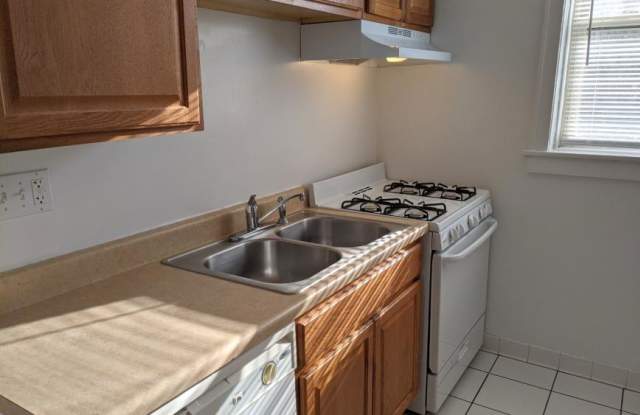 908 Reba Place photos photos