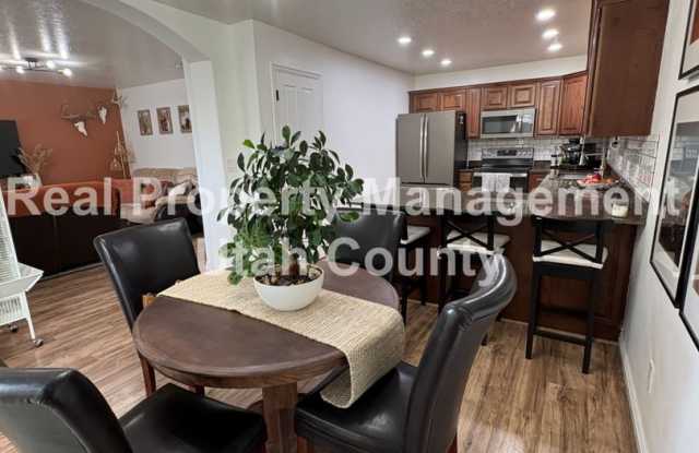 Beautiful home next to walking trails in Saratoga Springs photos photos