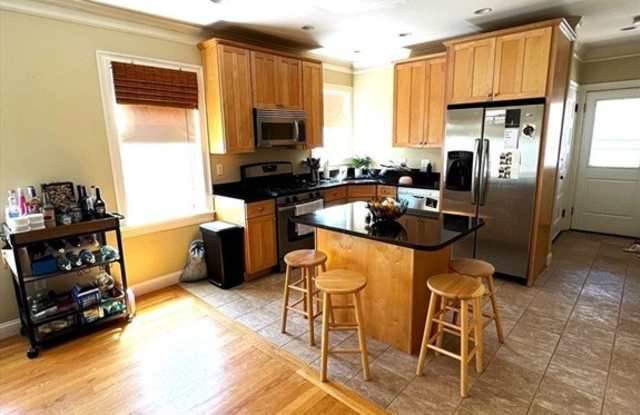 447 E 7th photos photos