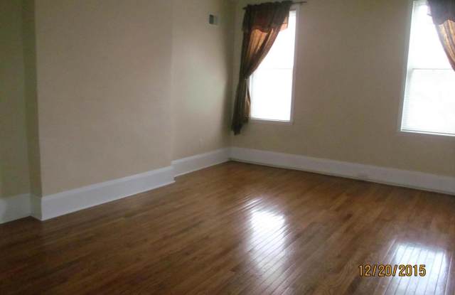 2227 PRATT ST E #2 Gallery 2