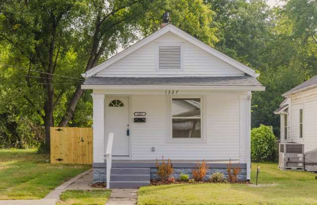 Beautiful Renovated 3 Bedroom and 2 Bathroom Home photos photos