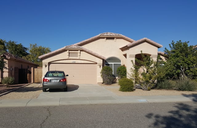 3908 W Goodman Dr - 3908 West Goodman Drive, Phoenix, AZ 85308