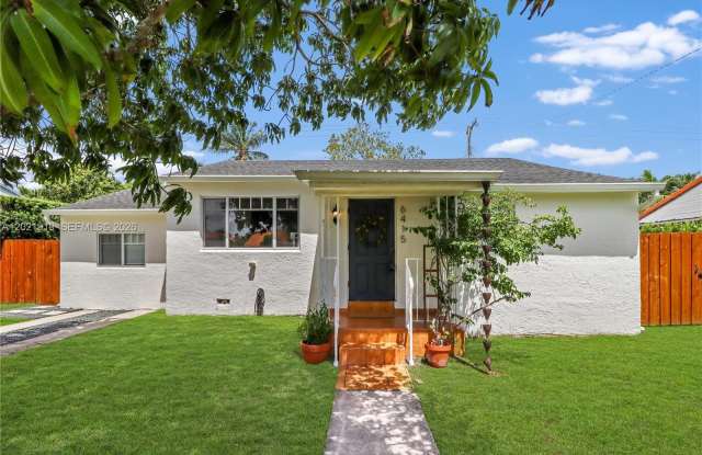 6415 SW 39th St photos photos