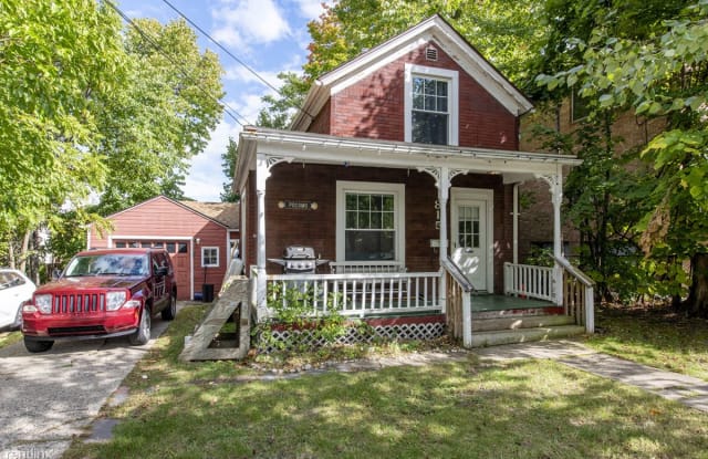 815 Brown St - 815 Brown Street, Ann Arbor, MI 48104