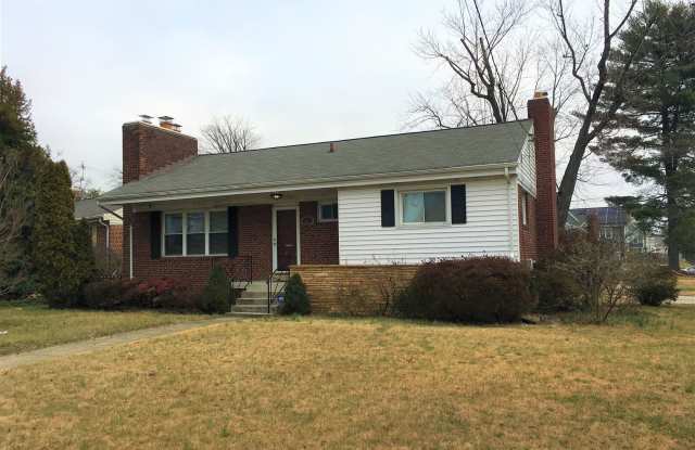 501 University Blvd W - 501 University Boulevard West, Four Corners, MD 20901