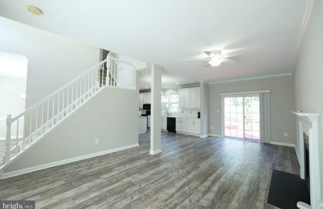 8115 BETHEL Lane Gallery 4