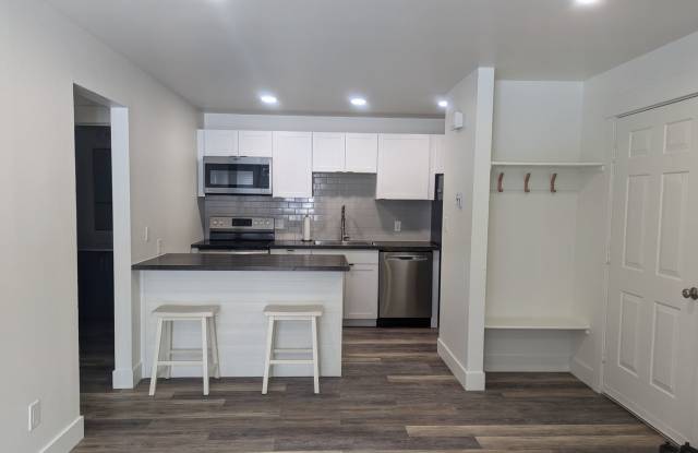 Bright & Inviting 1BDR Ground Level Condo photos photos