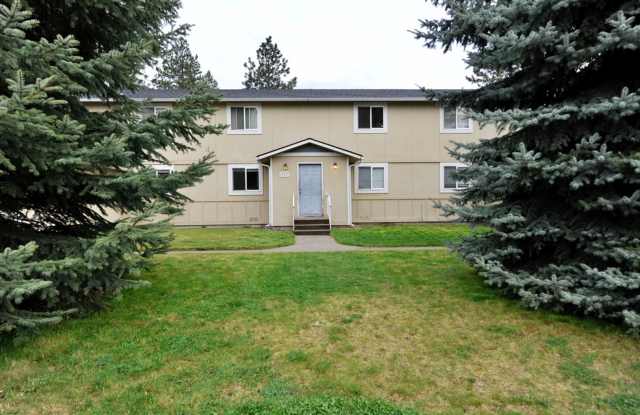 2 bed 1 bath apartment (4plex building) photos photos