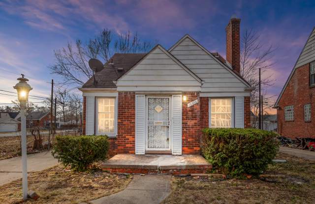 16306 Collingham Dr photos photos