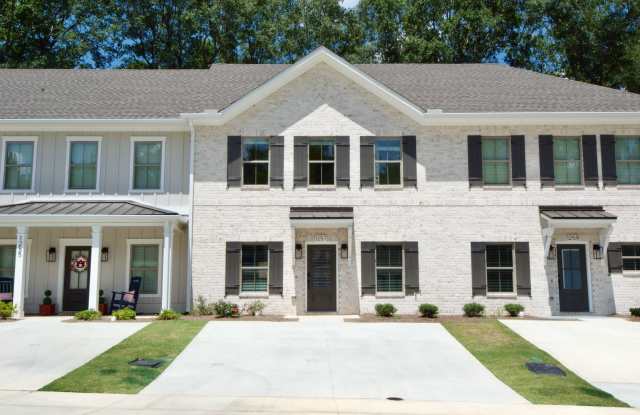 New Construction Townhome Just Minutes from Auburn University - 1257 Tigers Tail Trail, Lee County, AL 36832