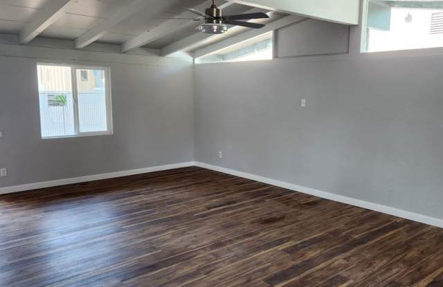 Newly Renovated 3 Bedroom House with a Carport! Gallery 3