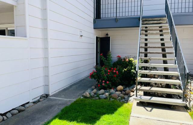 Cute 2 Bedroom Condo photos photos