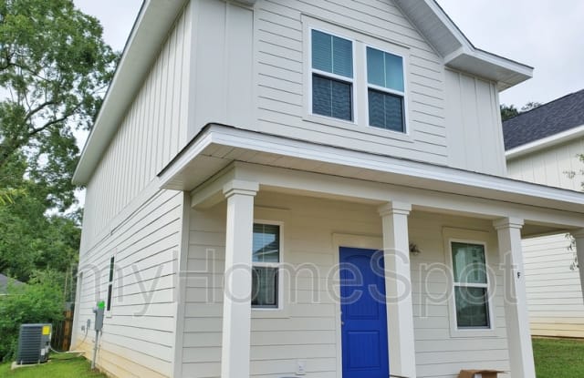 9822 Utopia Dr - 9822 Utopia Drive, Ferry Pass, FL 32514