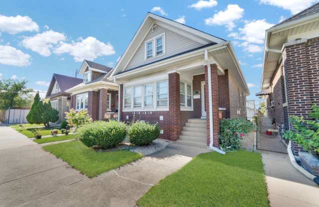 6238 S Massasoit Avenue unit: 2 photos photos