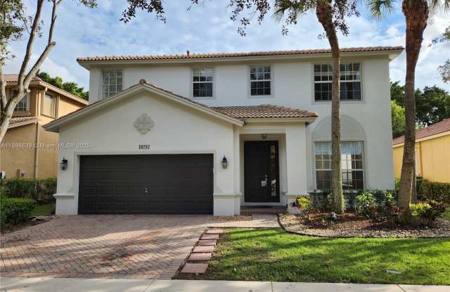 19282 SENECA AV photos photos