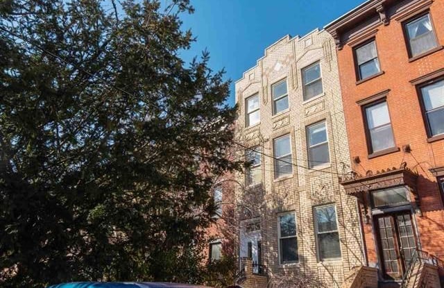 284 4TH ST - 284 4th Street, Jersey City, NJ 07302